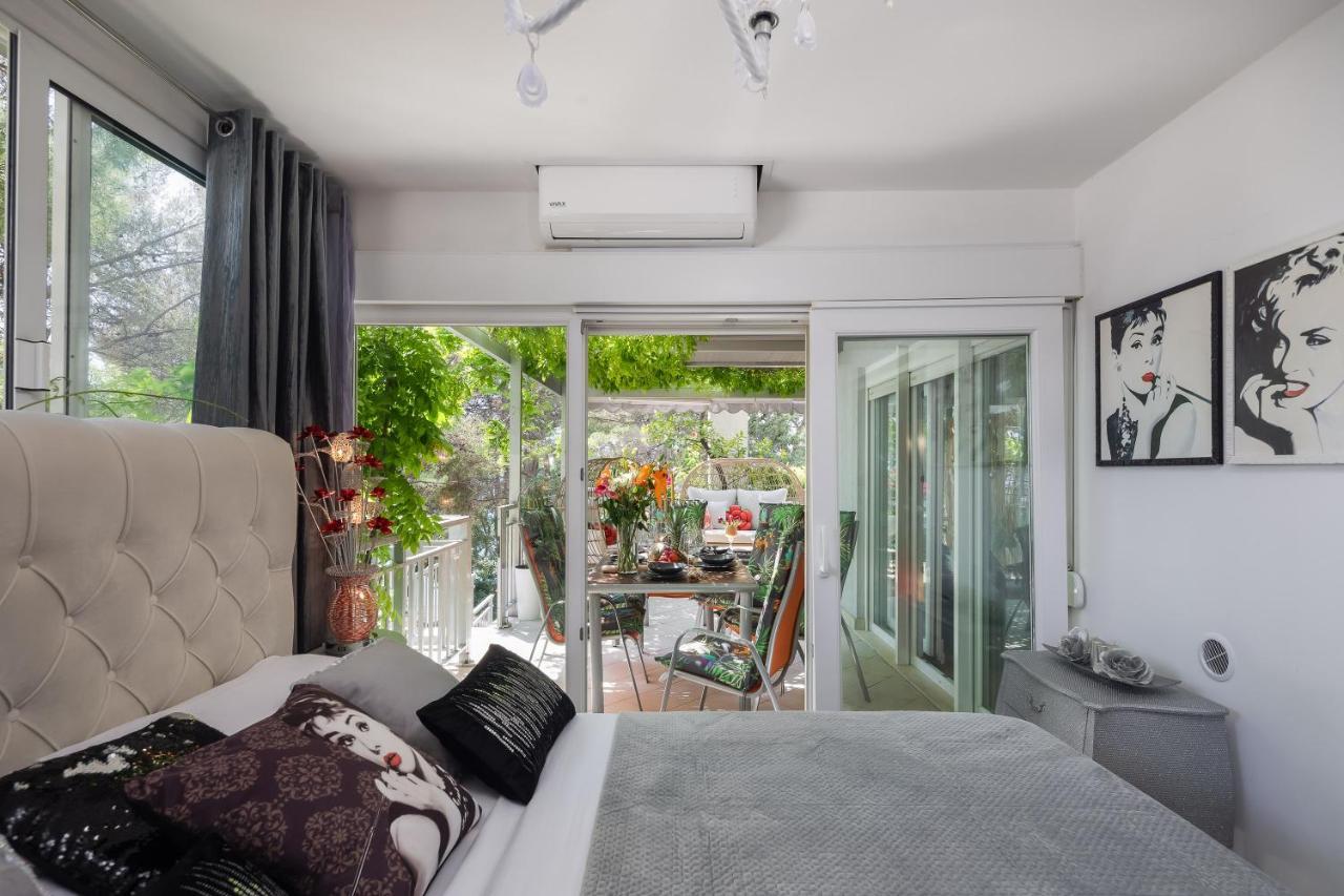 Beachfront Apartment Romilda Makarska Bagian luar foto
