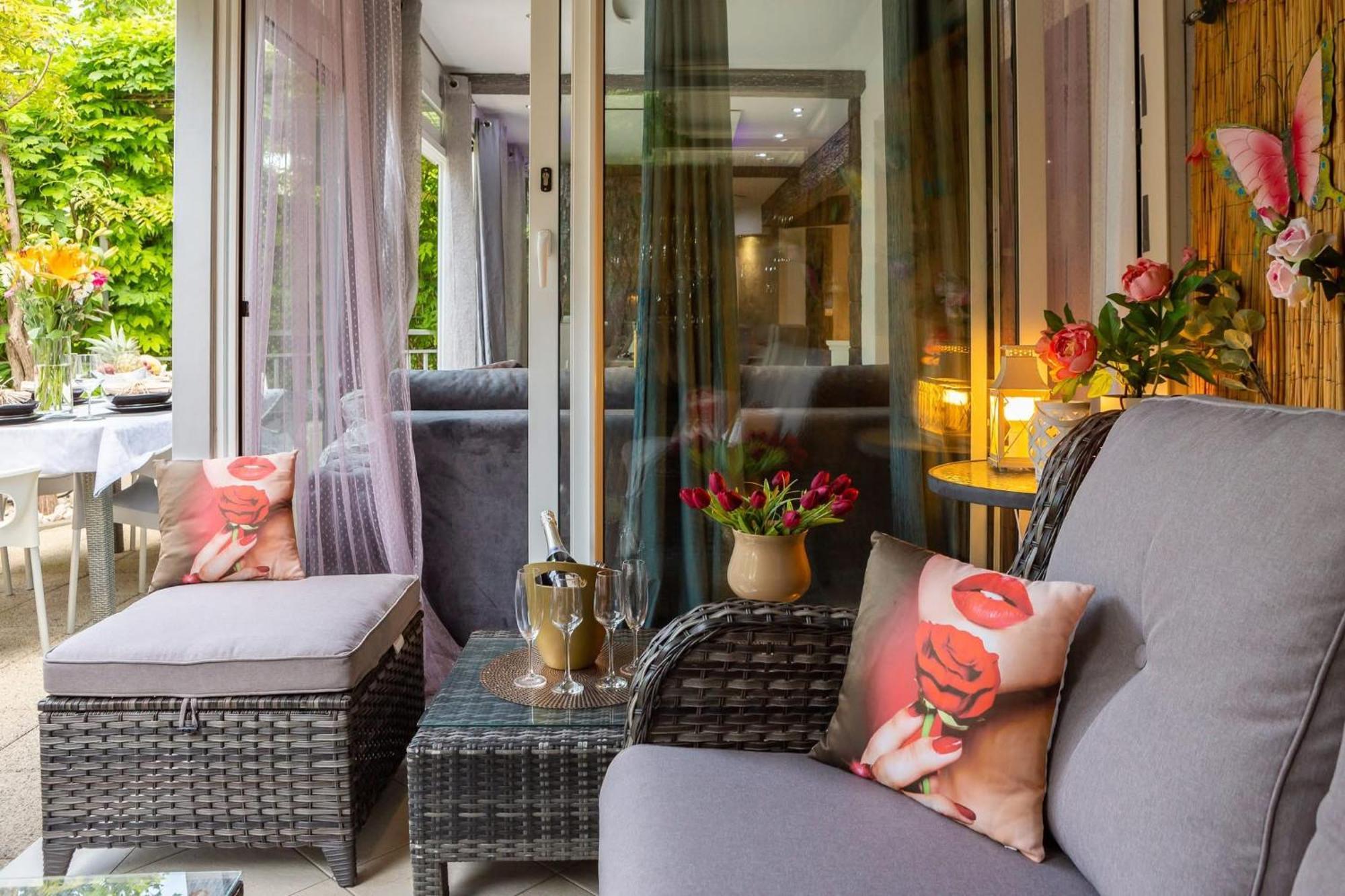 Beachfront Apartment Romilda Makarska Bagian luar foto