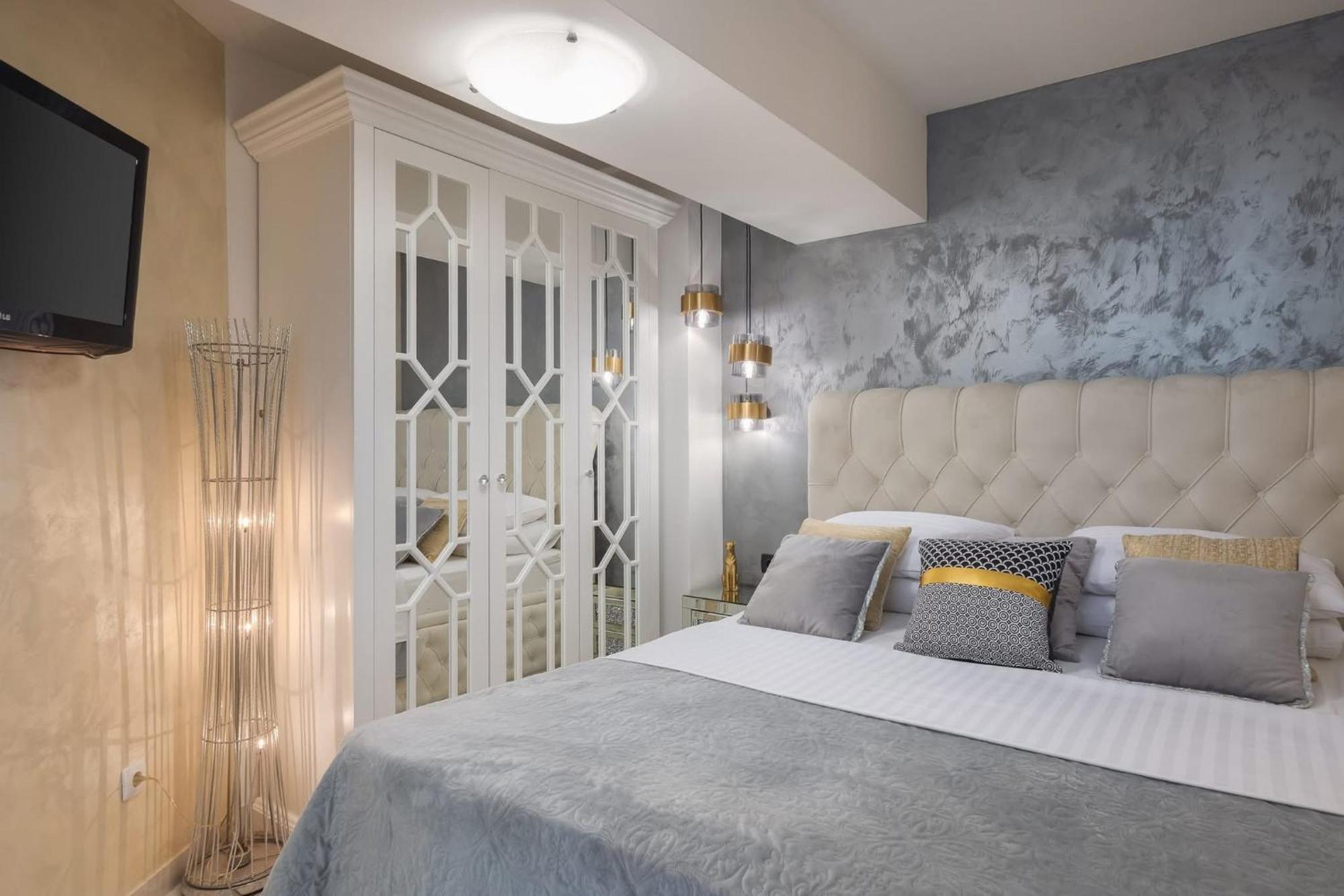 Beachfront Apartment Romilda Makarska Bagian luar foto