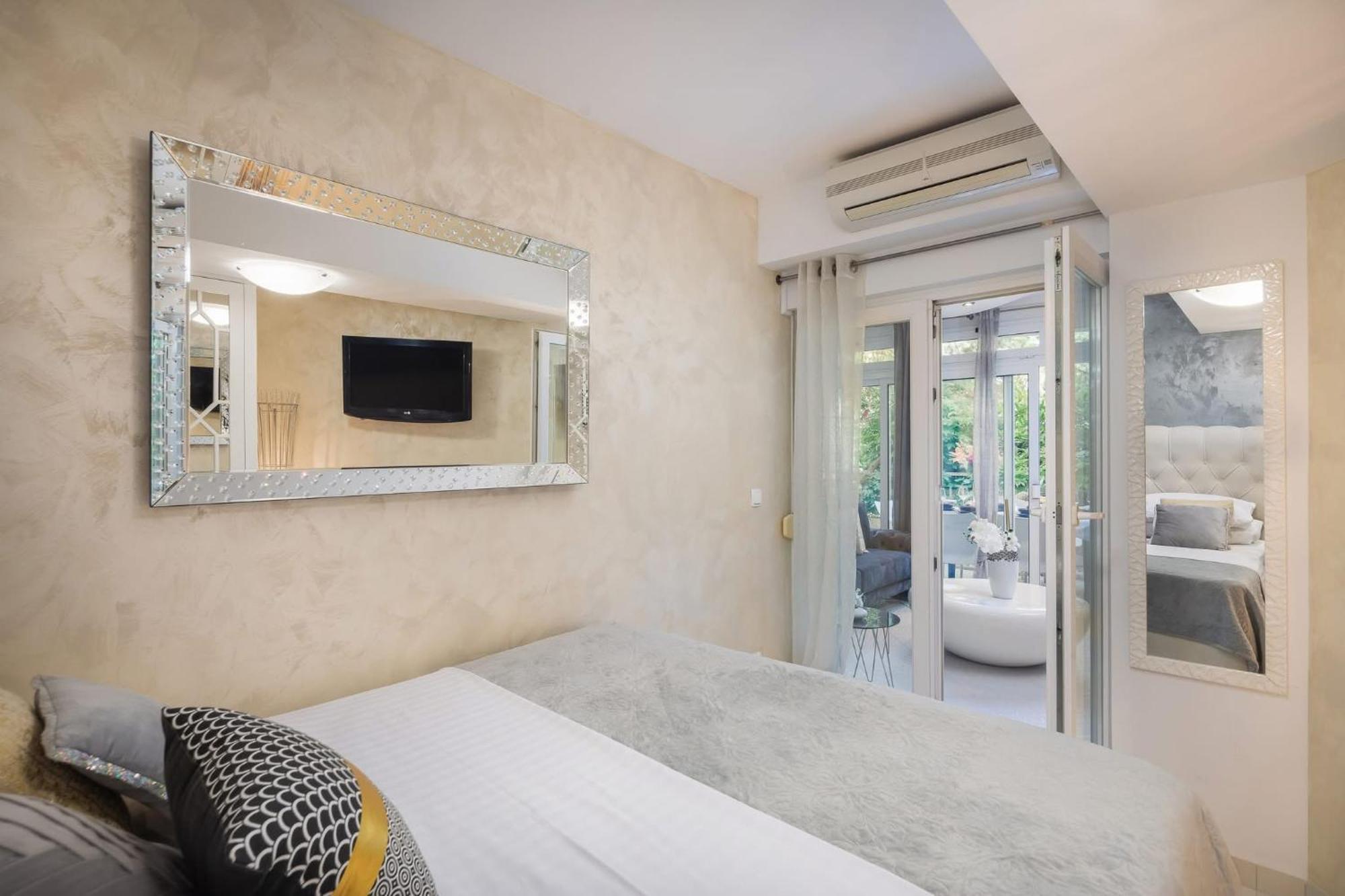 Beachfront Apartment Romilda Makarska Bagian luar foto
