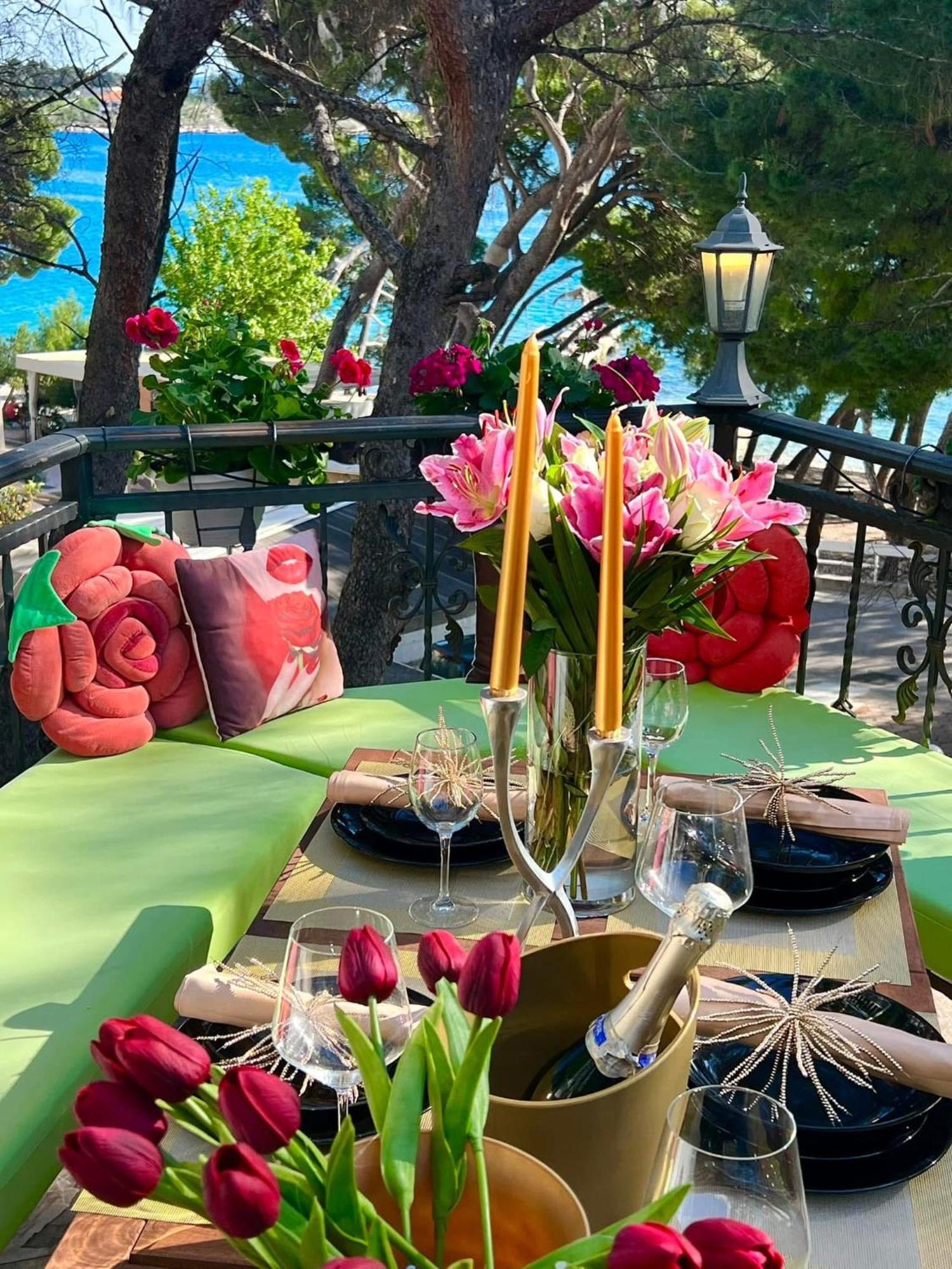 Beachfront Apartment Romilda Makarska Bagian luar foto