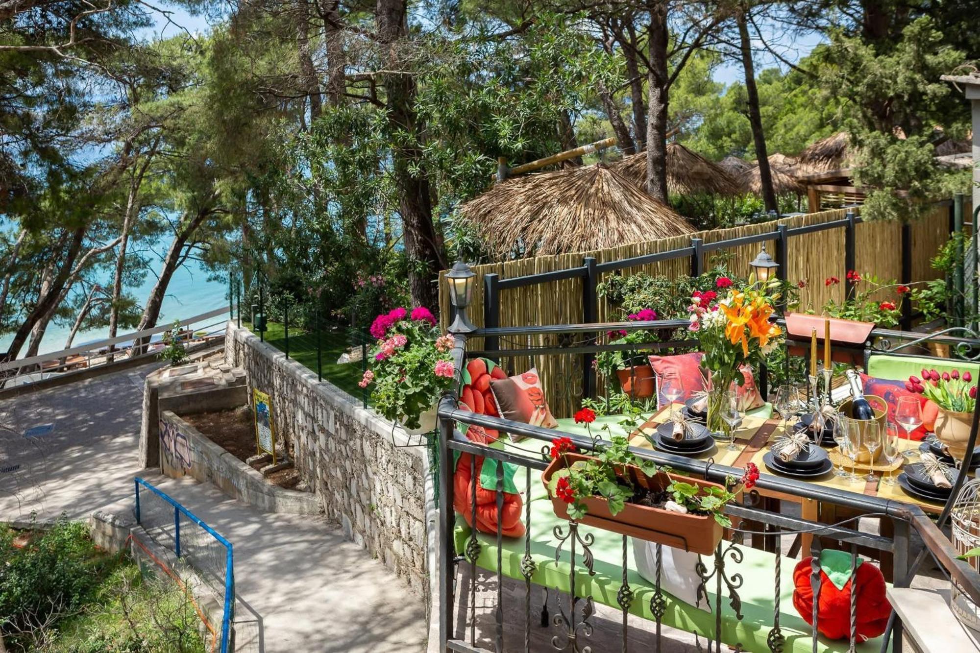 Beachfront Apartment Romilda Makarska Bagian luar foto