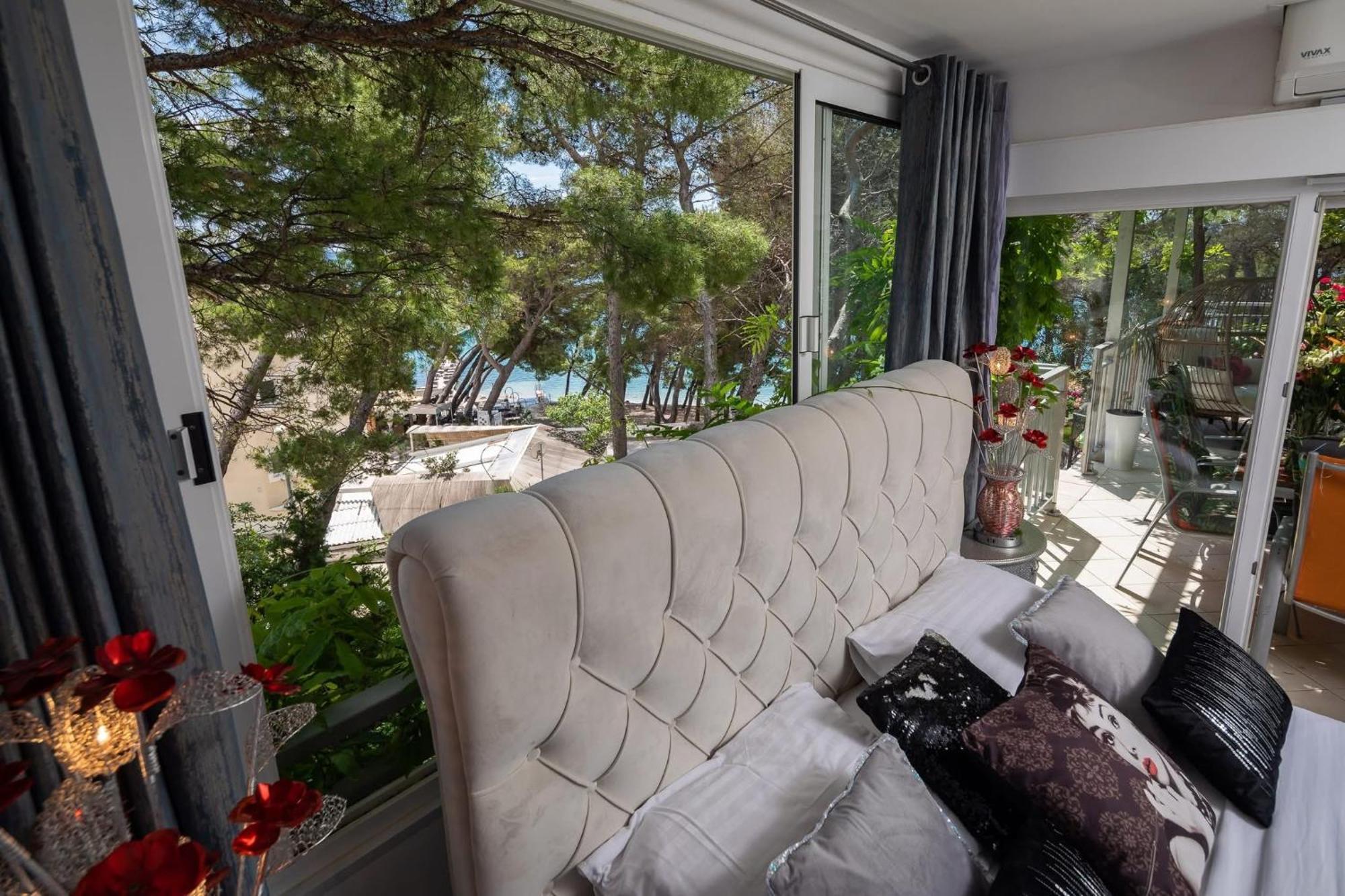 Beachfront Apartment Romilda Makarska Bagian luar foto