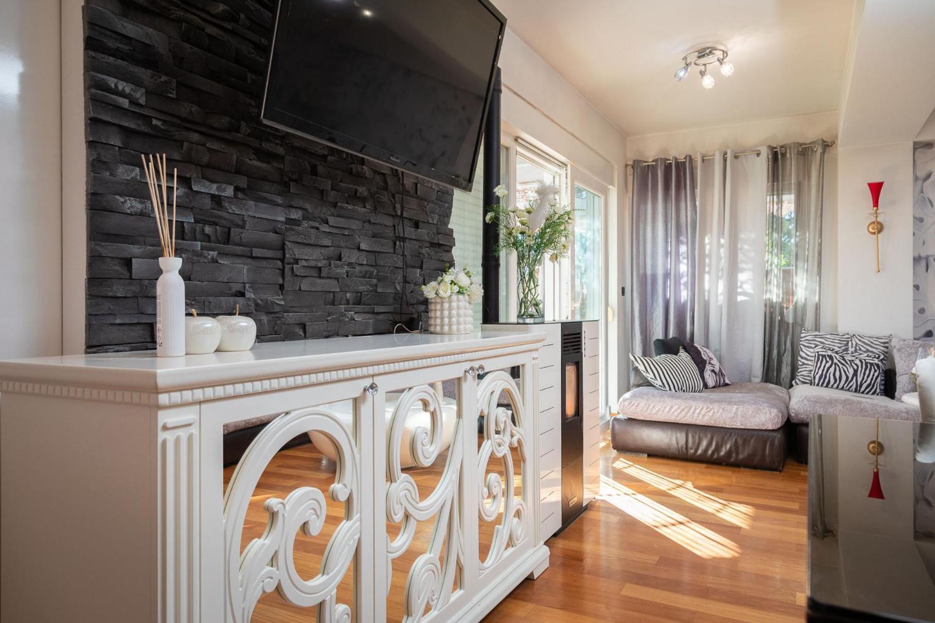 Beachfront Apartment Romilda Makarska Bagian luar foto